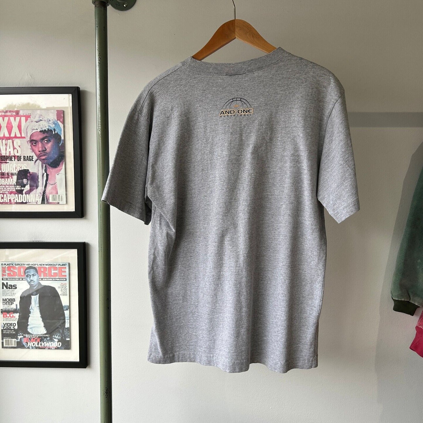 VINTAGE 90s | AND ONE Basketball Grey T-Shirt sz S-M Adult