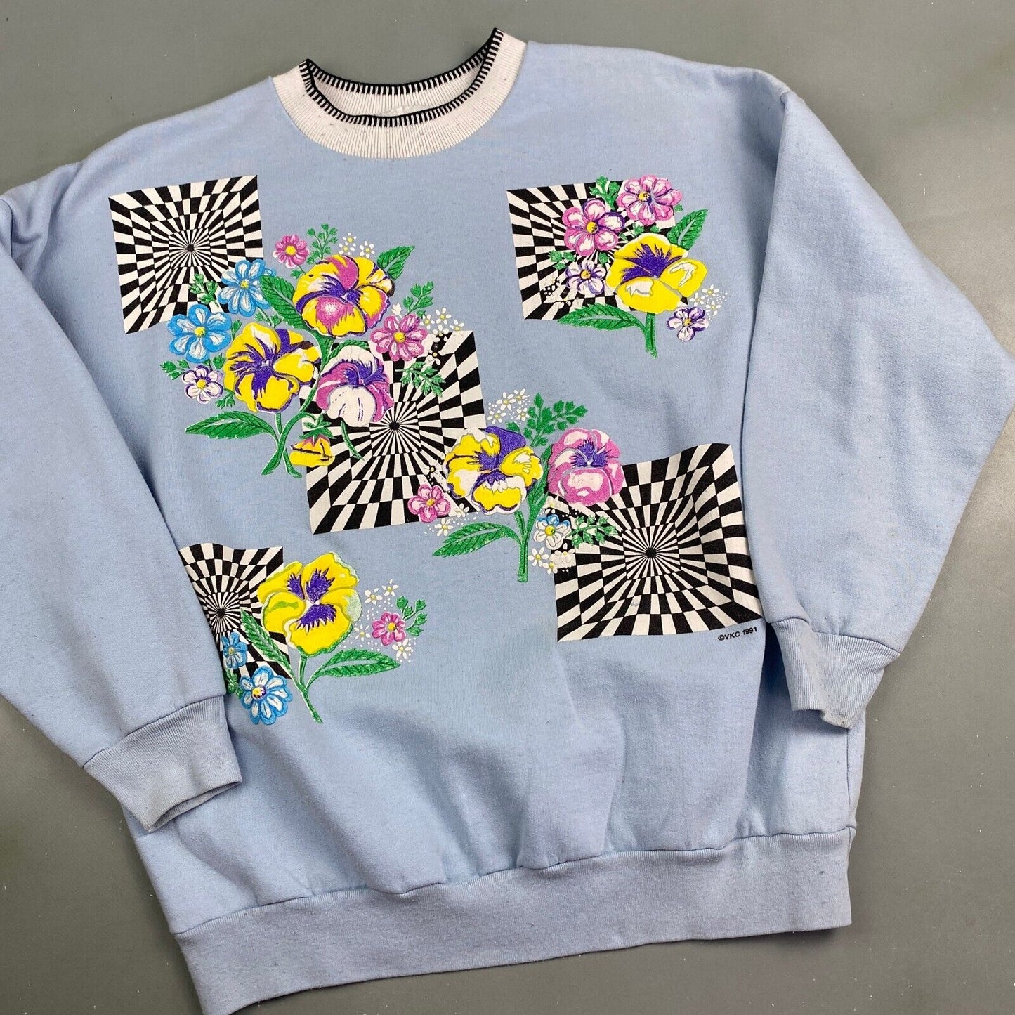 VINTAGE 90s Psychedelic Flowers Grandma Crewneck Sweater sz Medium Adult