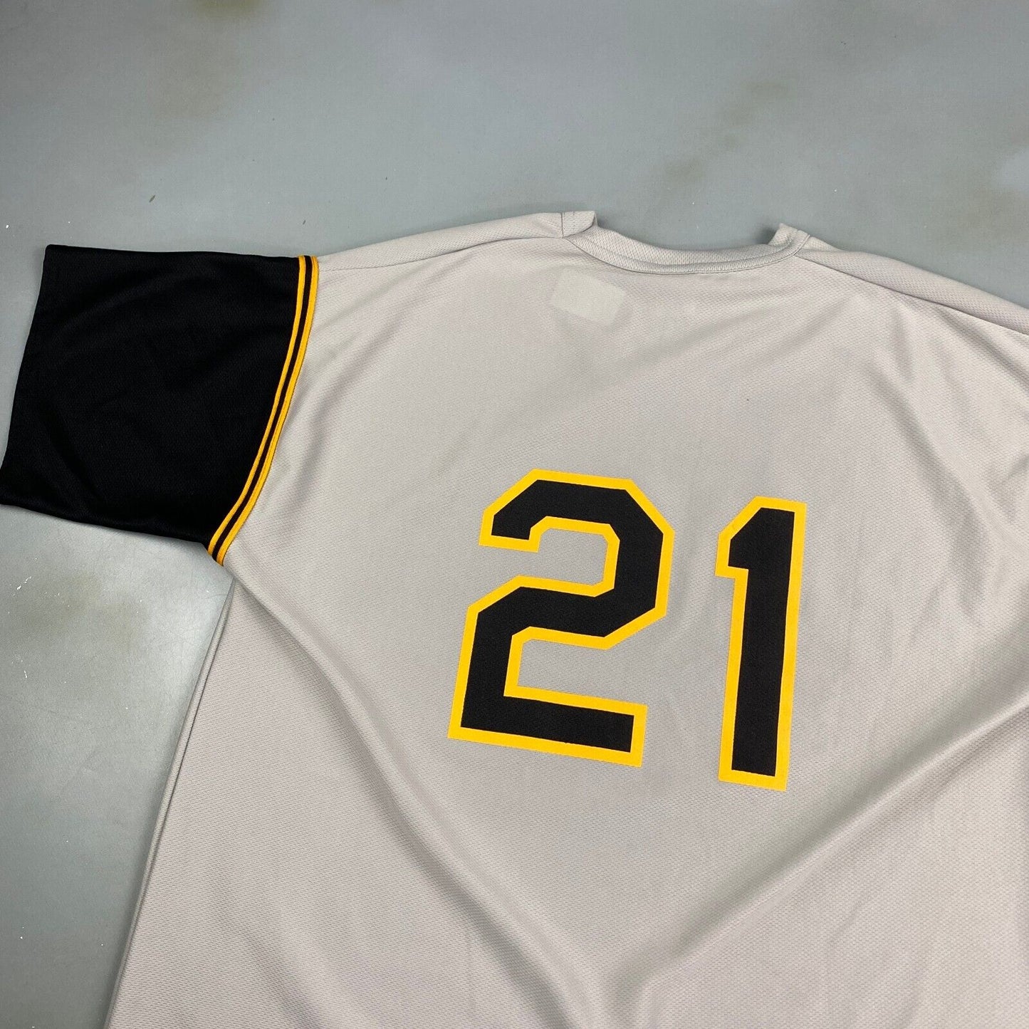 VINTAGE Pirates Baseball Training Shirt Jersey sz Large Adult