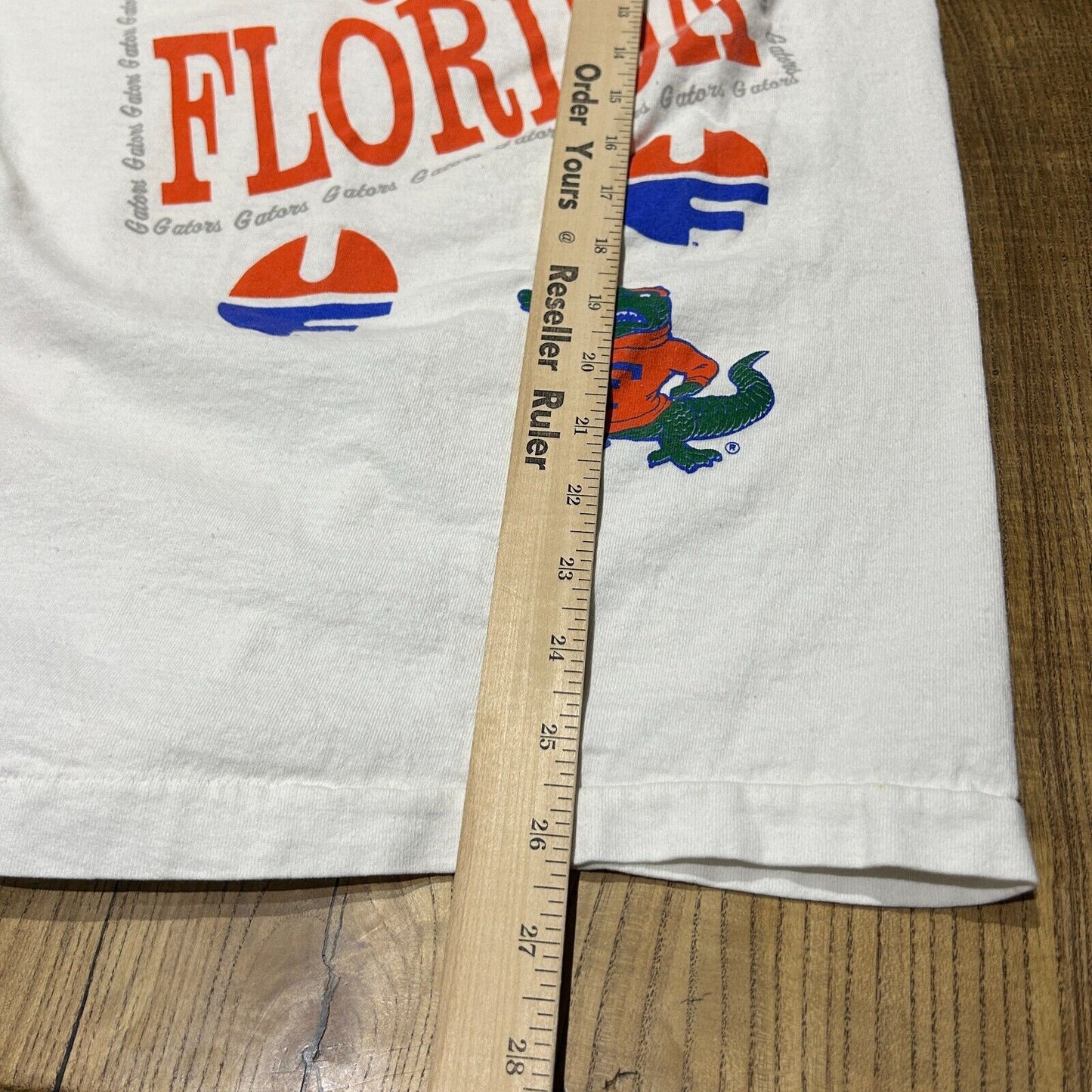 VINTAGE 90s | University Of Florida Gators All Over Print T-Shirt sz S/M