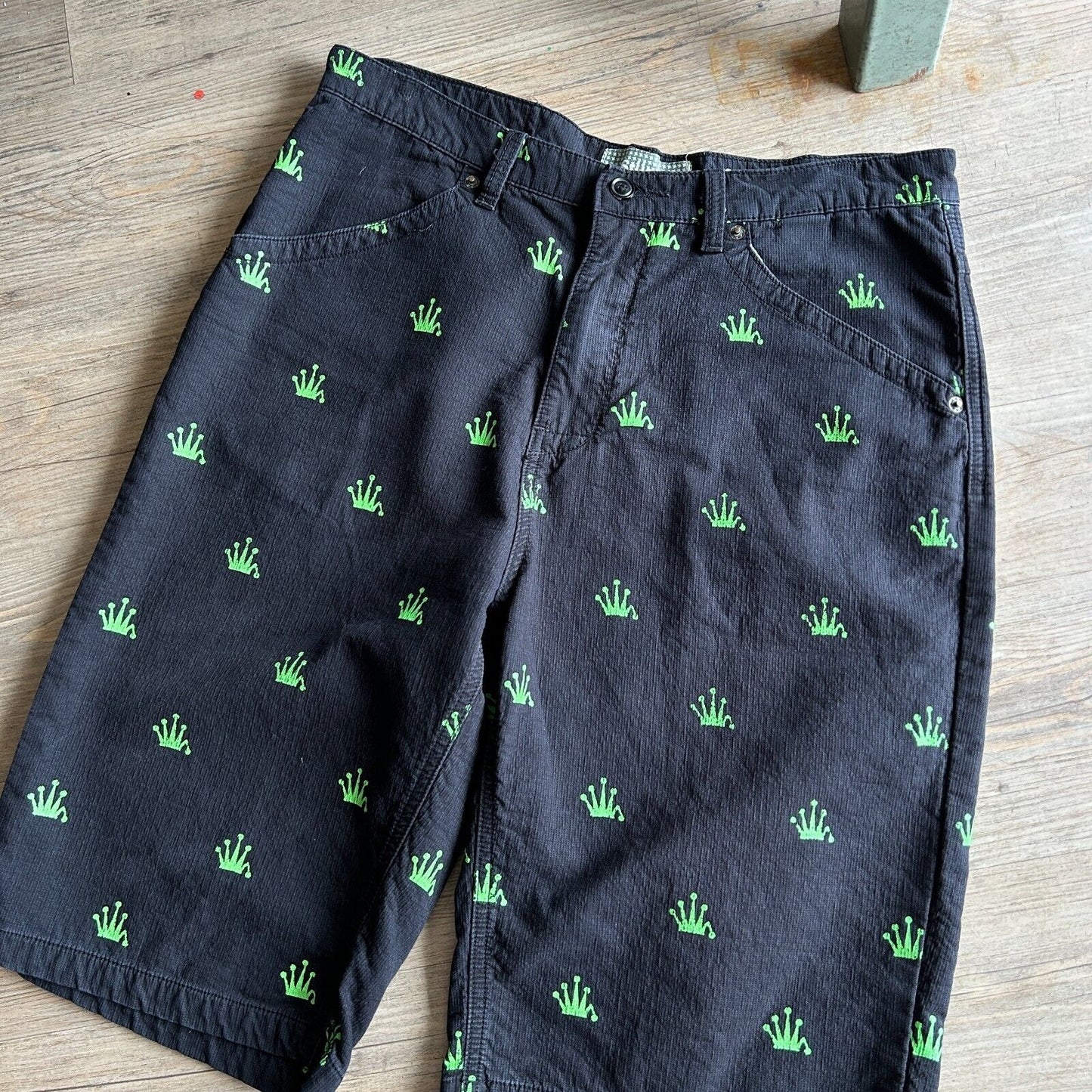 VINTAGE | STUSSY Crown Pattern Shorts sz W32