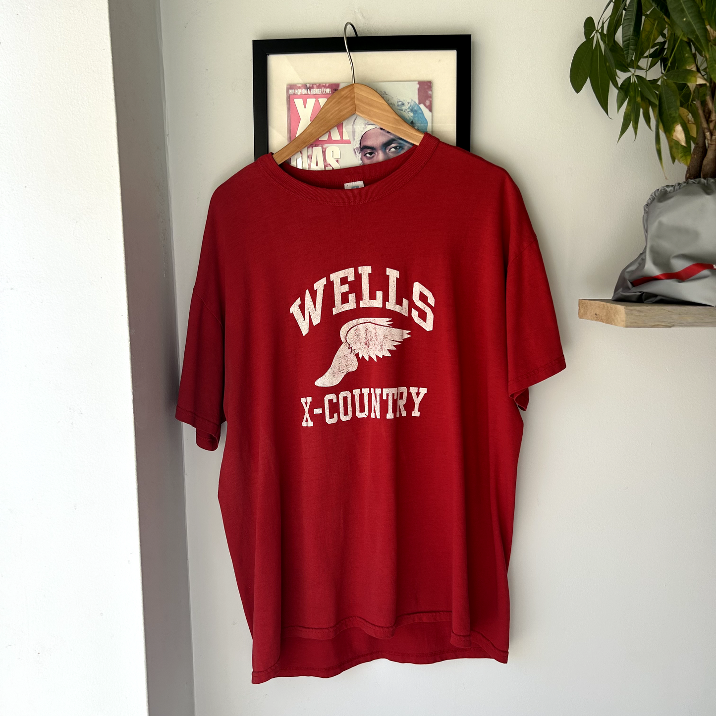 Vintage 1990s Wells X-Country Red Collegiate Graphic T-Shirt sz L Adult