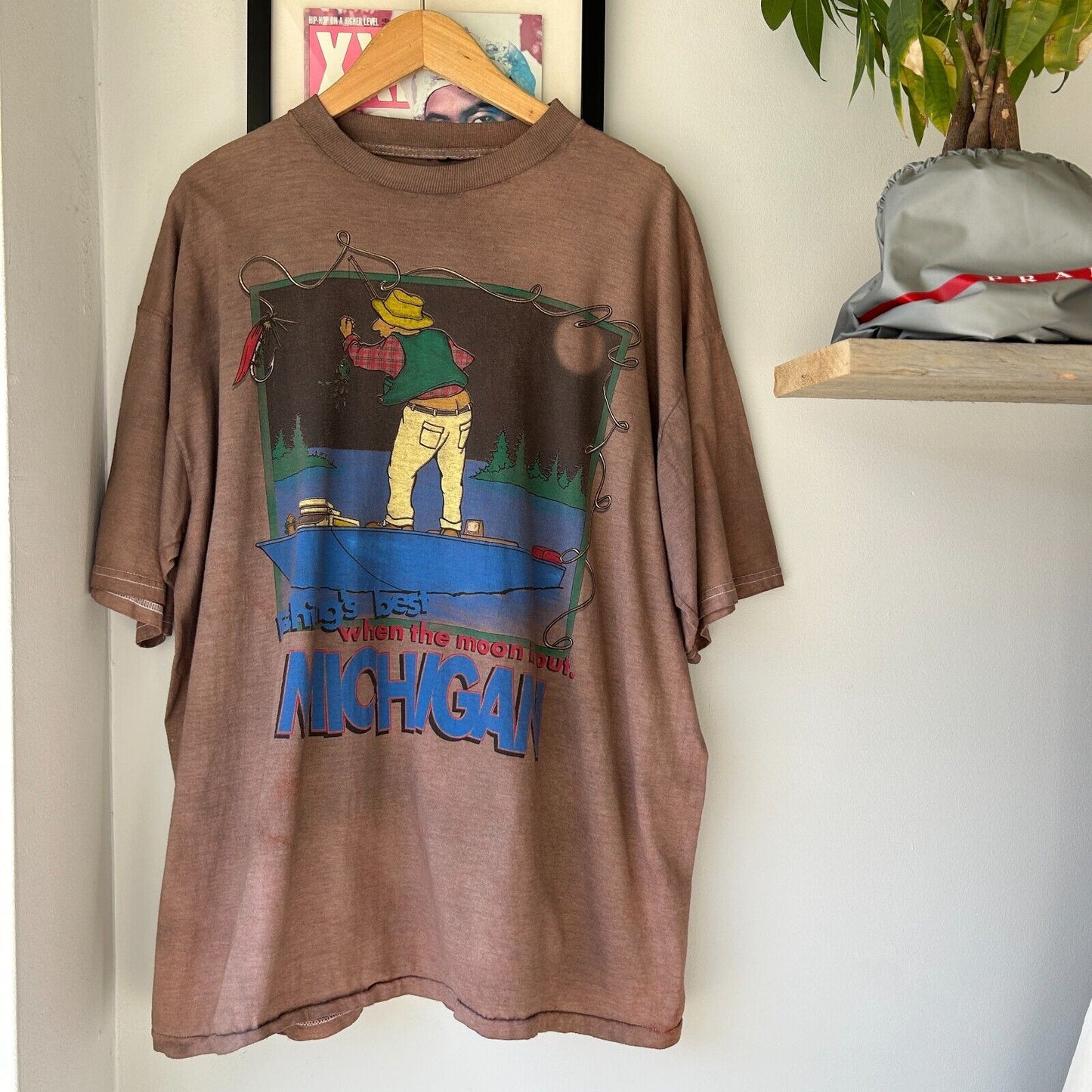 VINTAGE 90s | Michigan Cartoon Fishing Over Dyed Brown T-Shirt sz XL