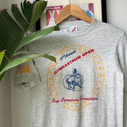 VINTAGE 90s | Gymnastics Boys Competition T-Shirt sz S