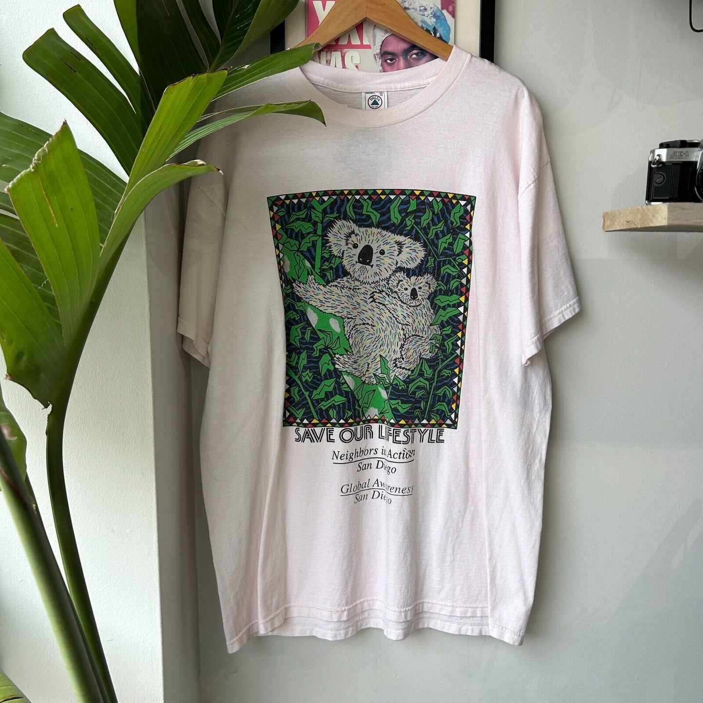 VINTAGE 90s | Safe Our Lifestyle Koala Bear Illustration Art T-Shirt sz XL Adult