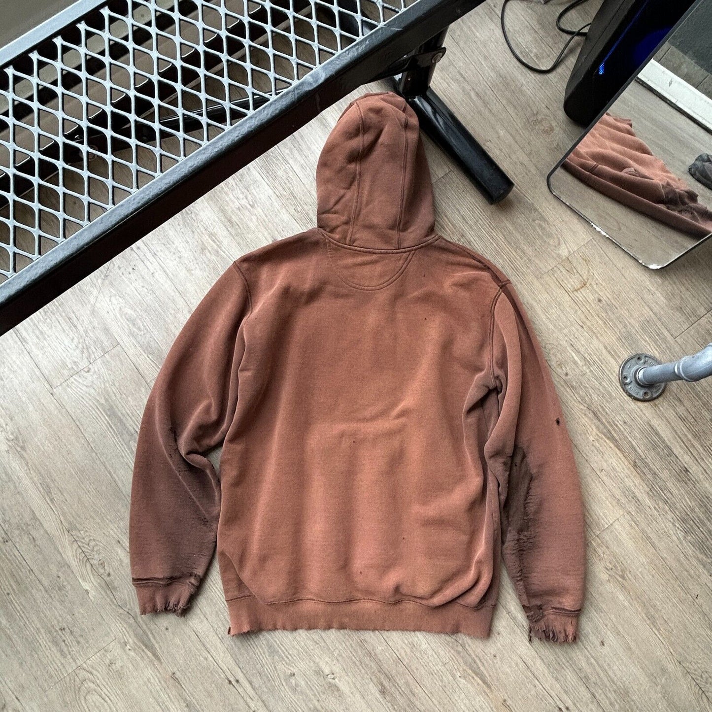 VINTAGE | Carhartt Sun Faded Thrashed Brown Hoodie Sweater sz L