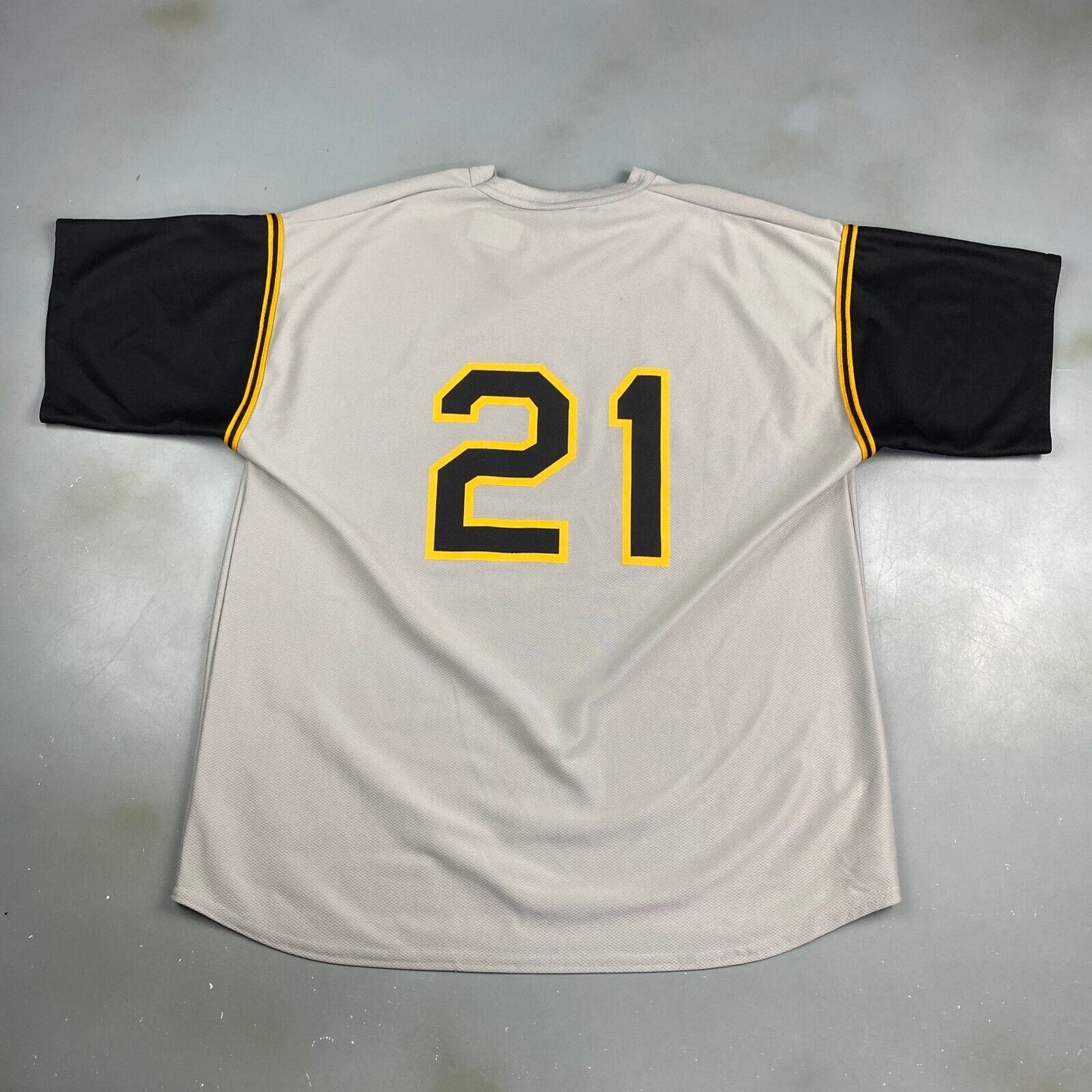 VINTAGE Pirates Baseball Training Shirt Jersey sz Large Adult