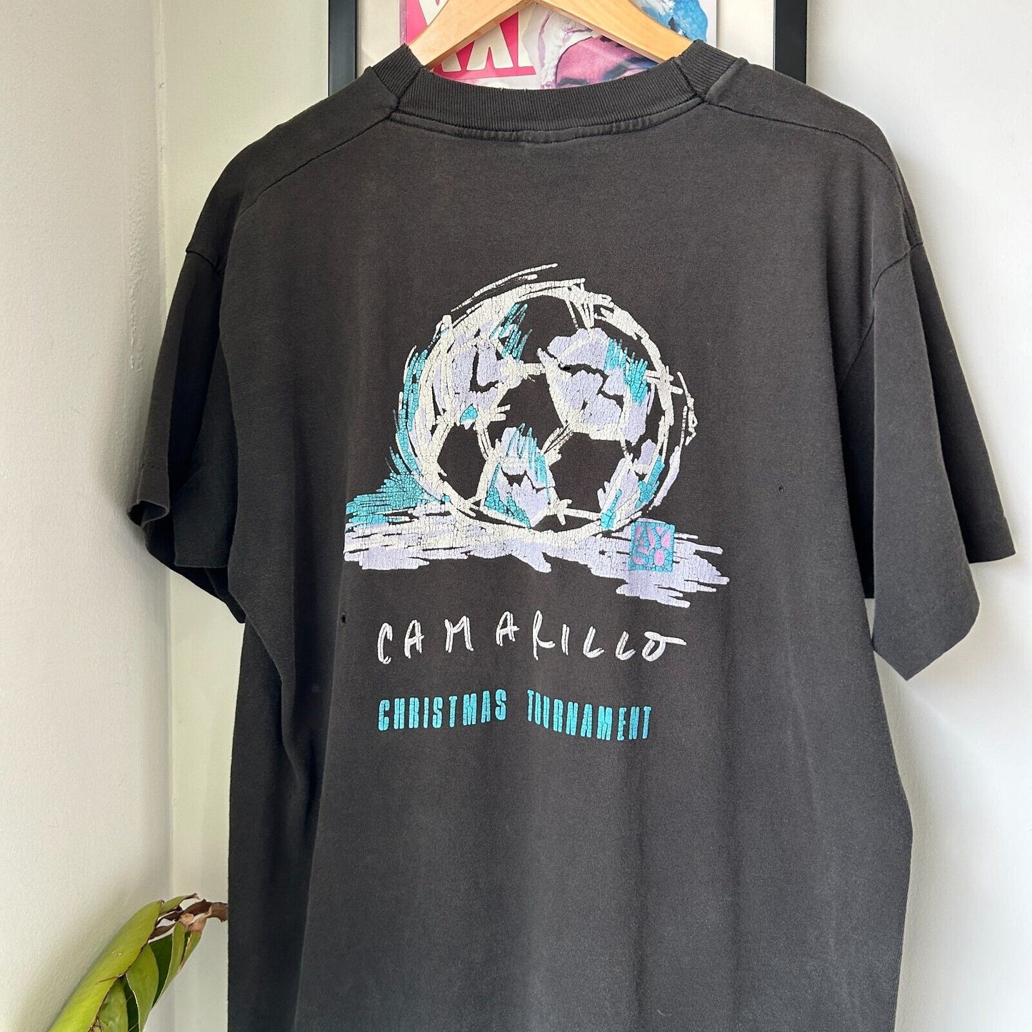 VINTAGE 90s | Camarillo Soccer Art Illustration Faded Thrashed T-Shirt sz L