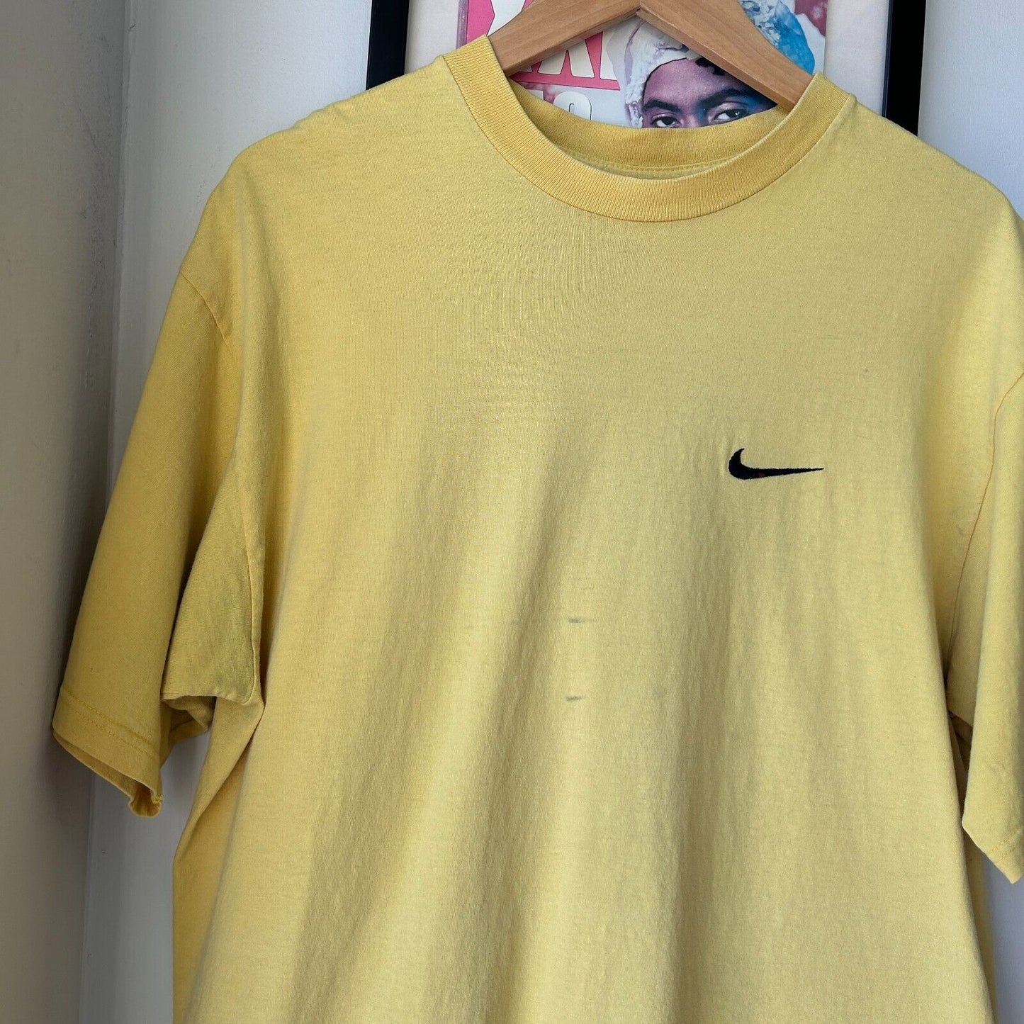 VINTAGE 90s | Nike Sm Swoosh Yellow T-Shirt sz M