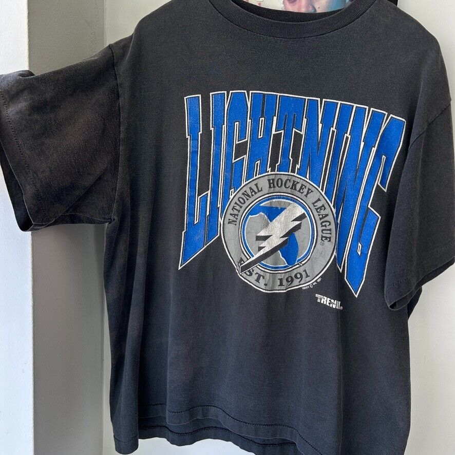 VINTAGE 90s | Tampa Bay Lightning NHL Faded Hockey T-Shirt sz L