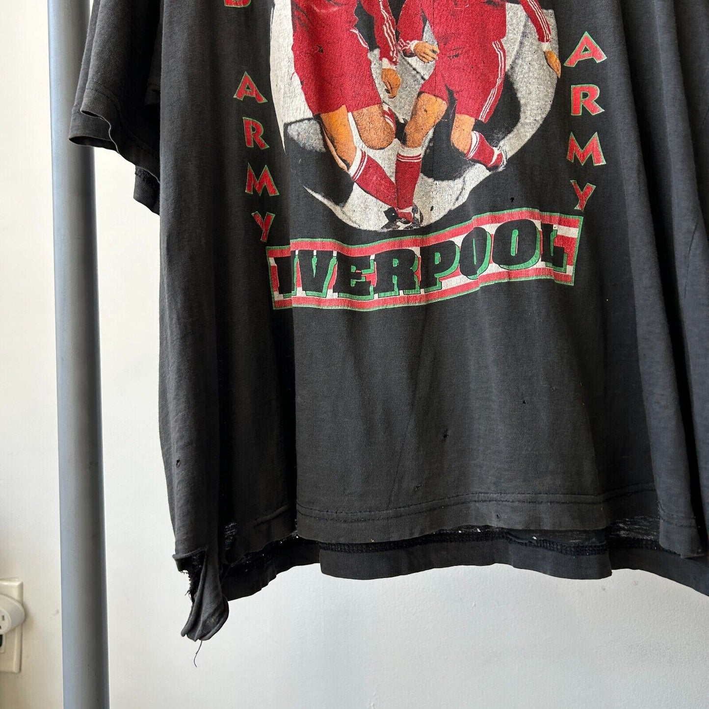 VINTAGE 90s | Liverpool Red Army Sam The Man Thrashed Soccer T-Shirt sz XL