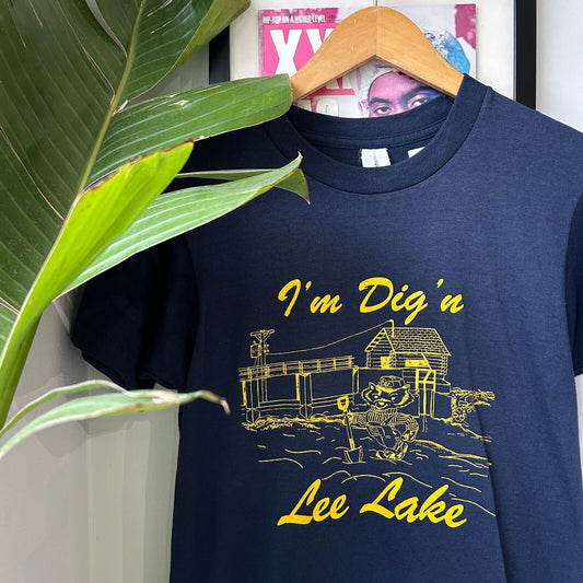 VINTAGE 80s | I'm Dig'n Lee Lake Illustration T-Shirt sz XS Adult