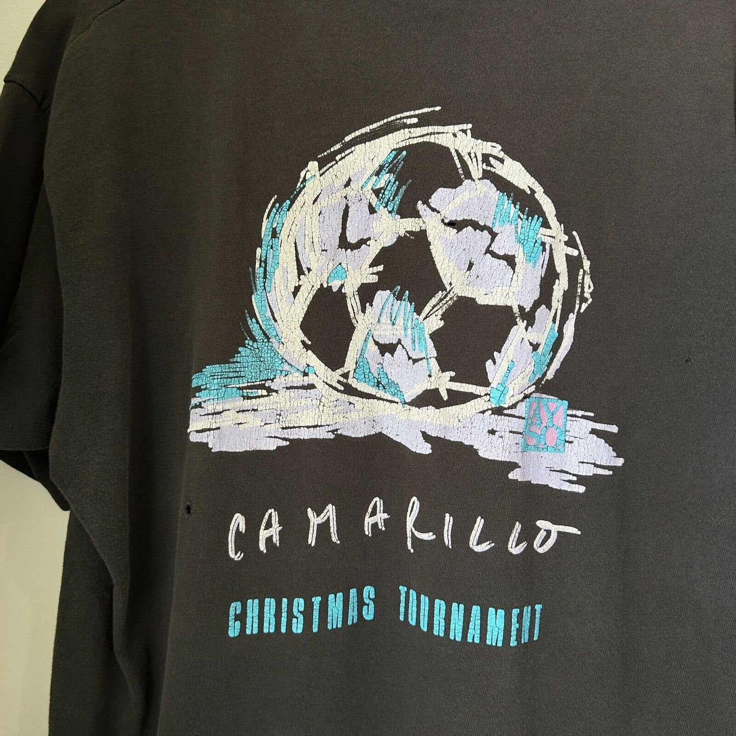 VINTAGE 90s | Camarillo Soccer Art Illustration Faded Thrashed T-Shirt sz L