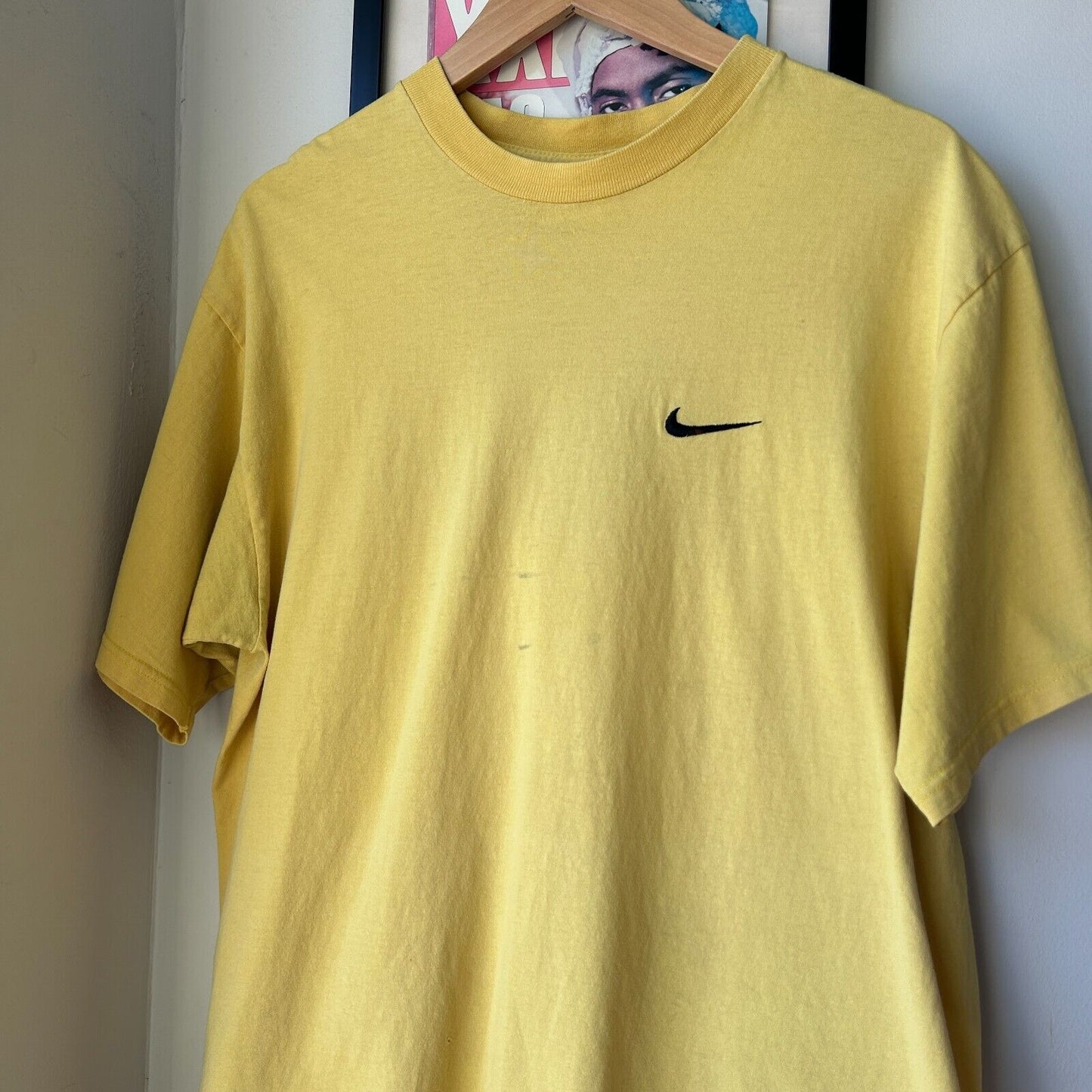 VINTAGE 90s | Nike Sm Swoosh Yellow T-Shirt sz M