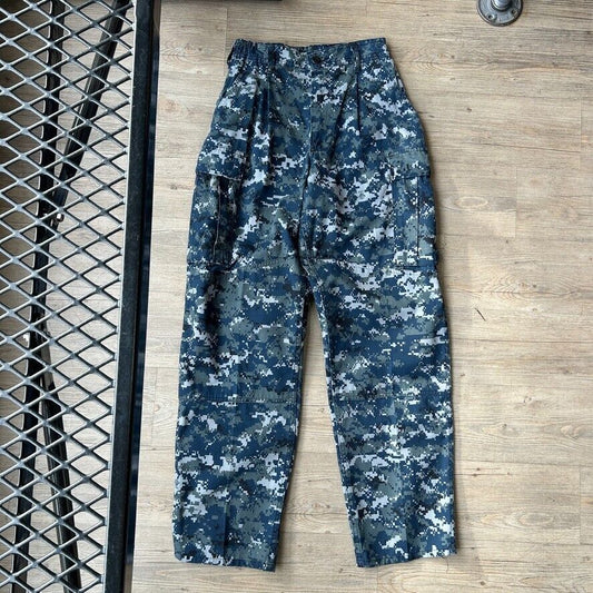 VINTAGE | US Navy Blue Digital Camo Fatigue Cargo Pants sz W26 L31