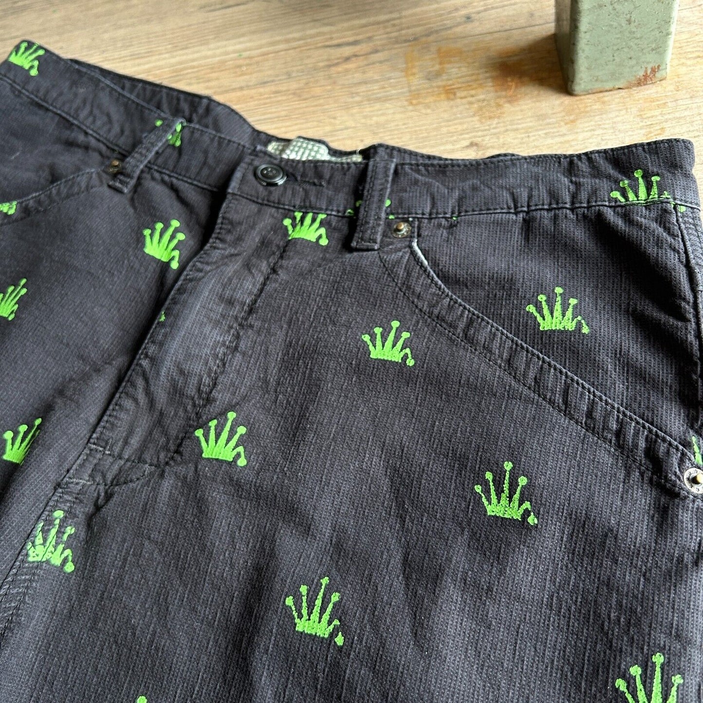 VINTAGE | STUSSY Crown Pattern Shorts sz W32