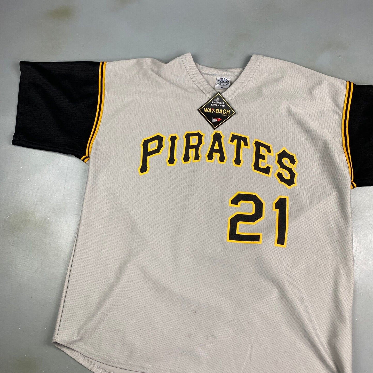 VINTAGE Pirates Baseball Training Shirt Jersey sz Large Adult