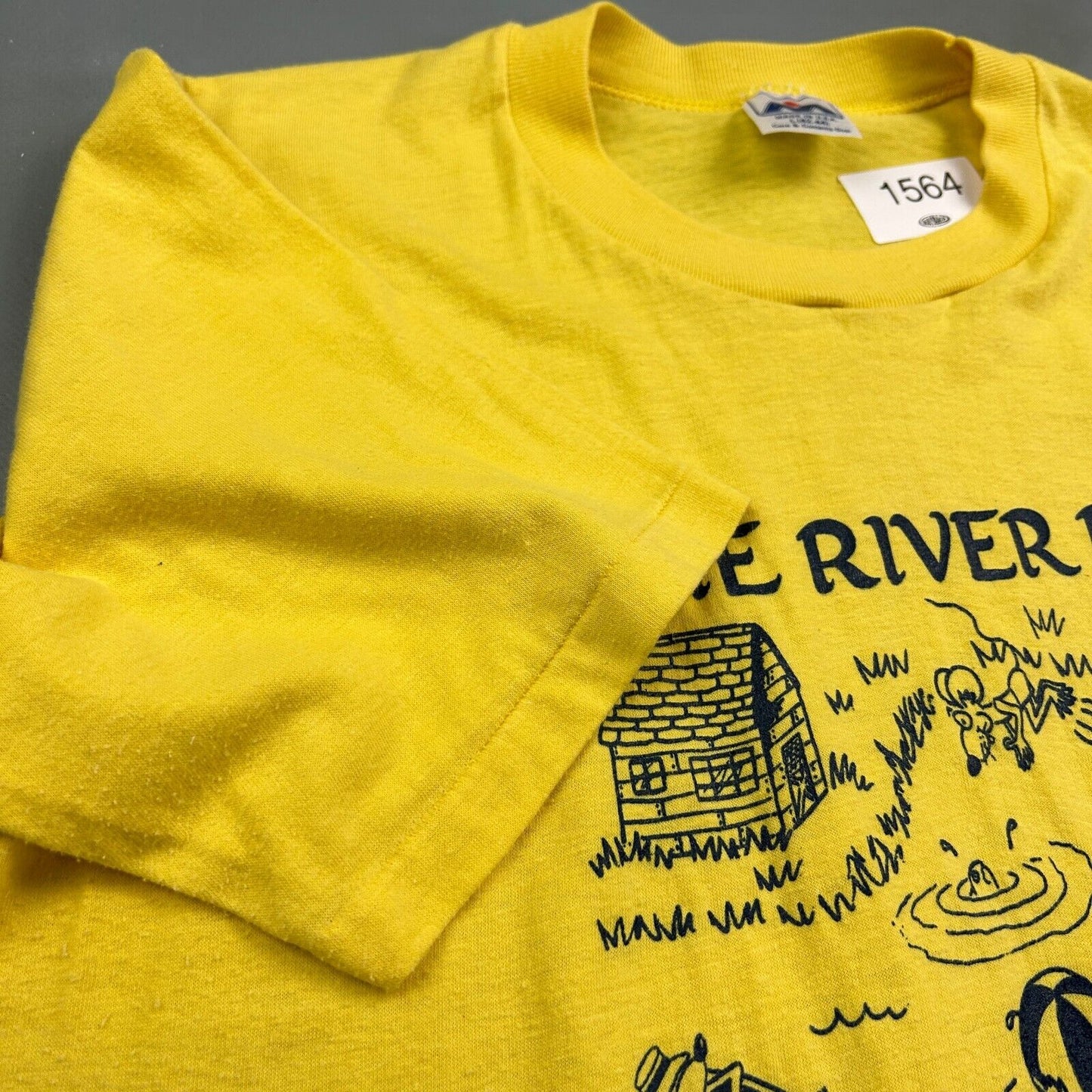 VINTAGE 80s | The River Rats Illustration Yellow T-Shirt sz M Men Adult