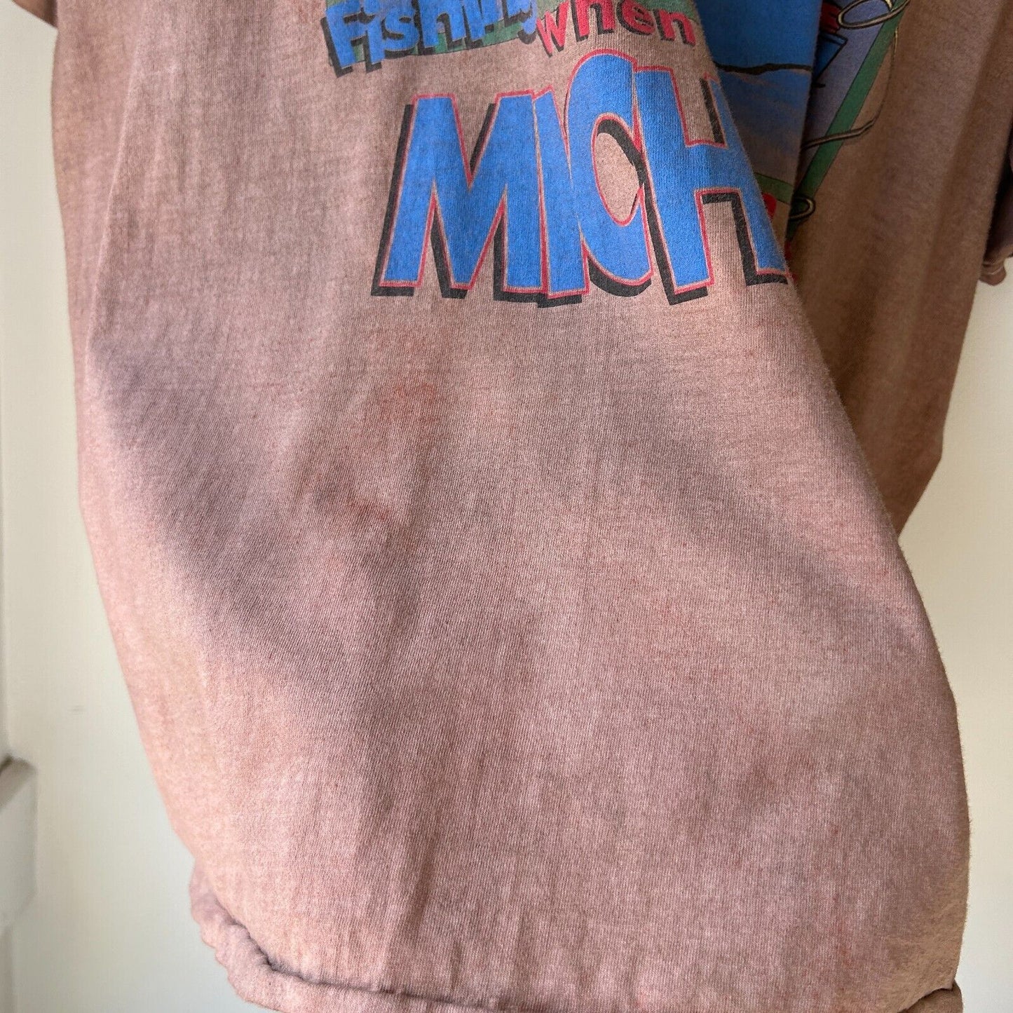 VINTAGE 90s | Michigan Cartoon Fishing Over Dyed Brown T-Shirt sz XL