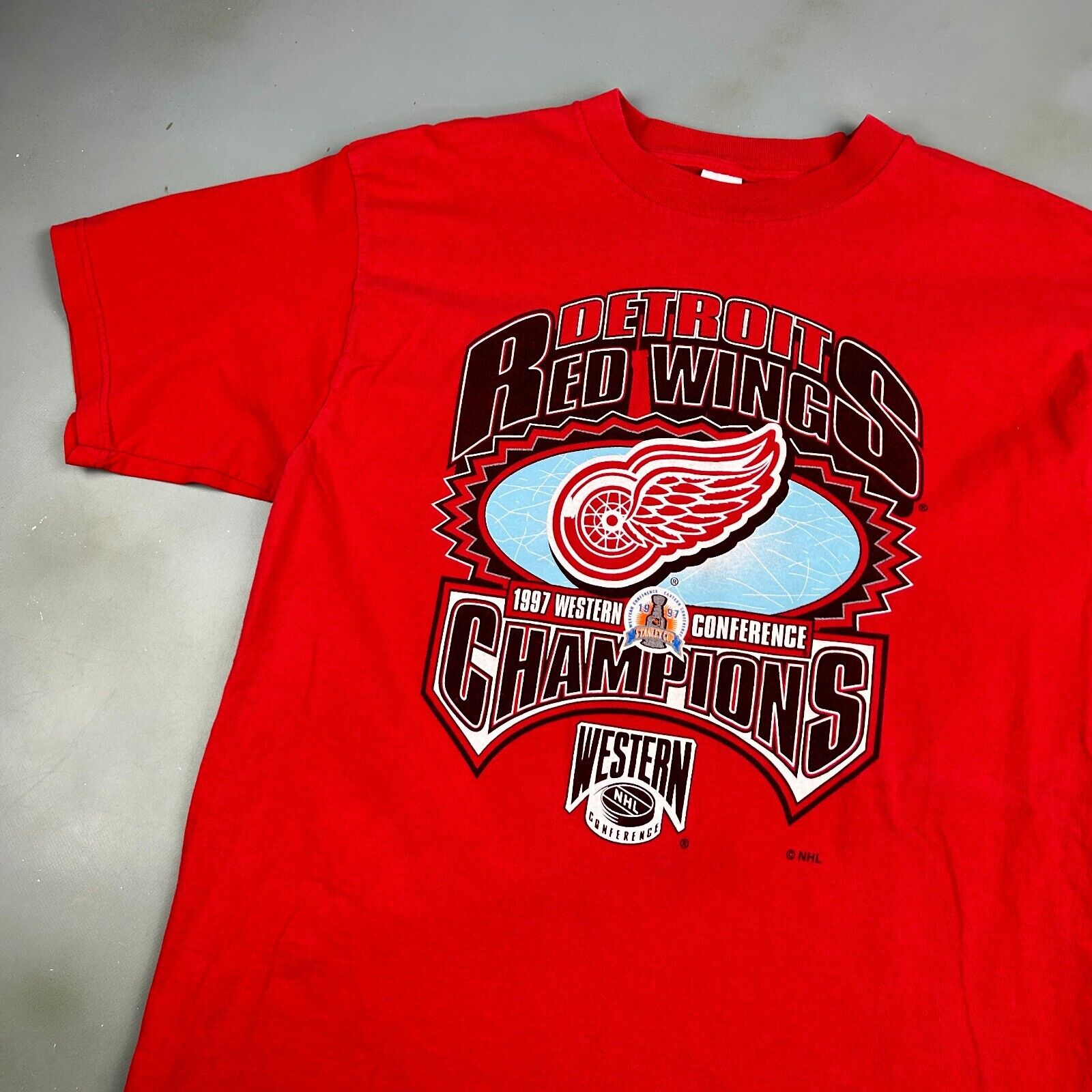 VINTAGE 90s | NHL Detroit Red Wings 97' Champions Hockey T-Shirt