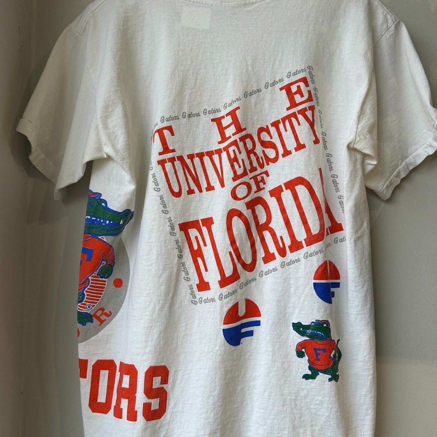 VINTAGE 90s | University Of Florida Gators All Over Print T-Shirt sz S/M