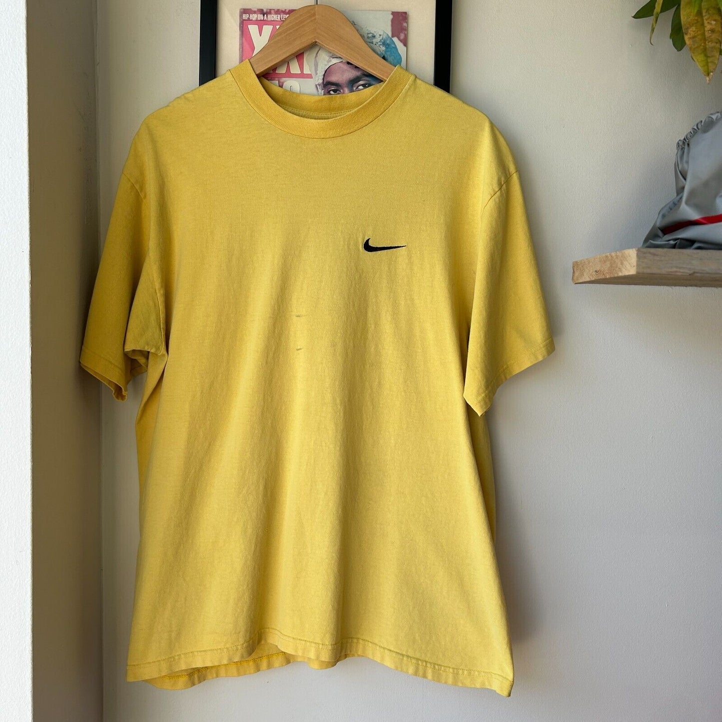 VINTAGE 90s | Nike Sm Swoosh Yellow T-Shirt sz M