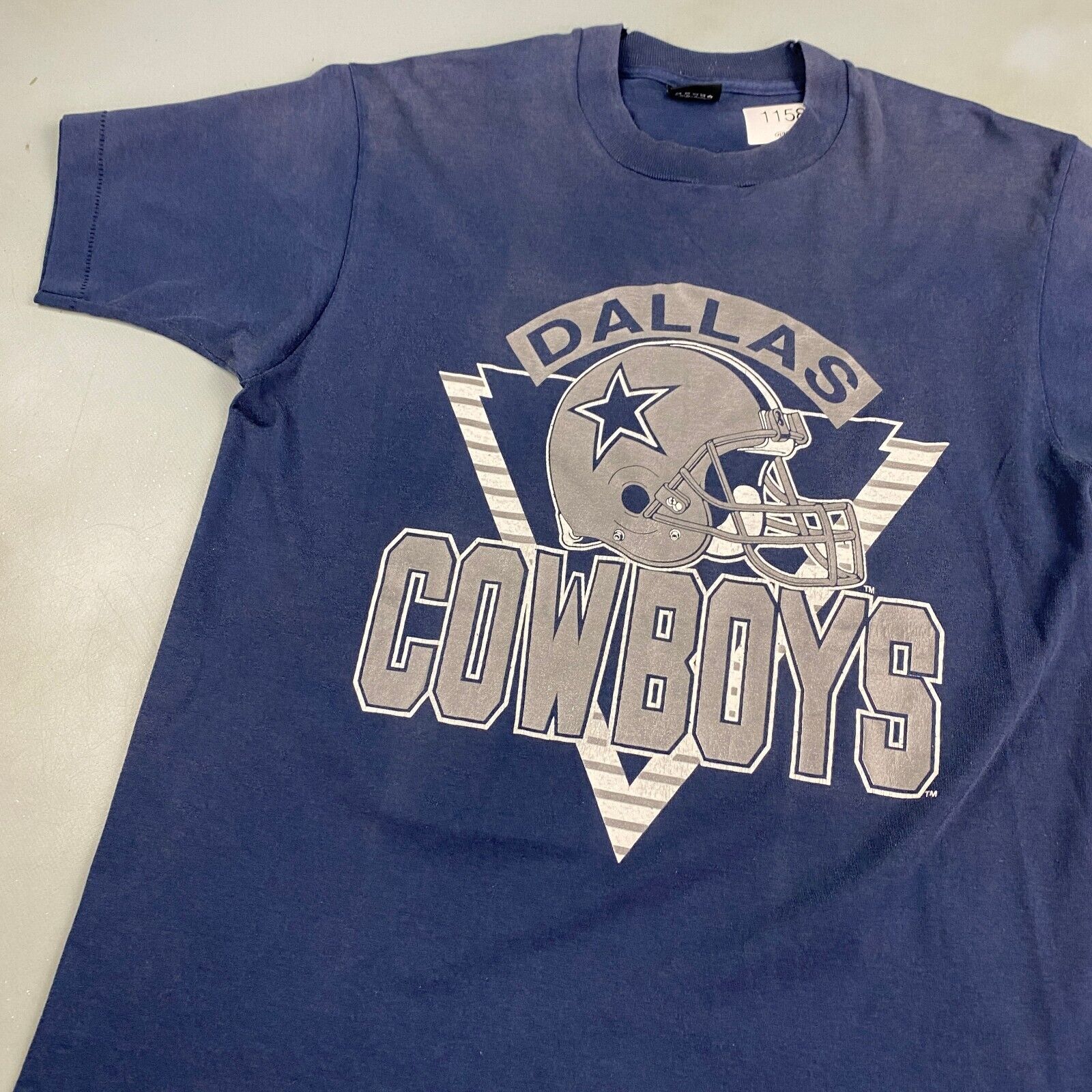 VINTAGE 90s NFL Dallas Cowboys Logo Helmet Navy T-Shirt sz Medium Adul –  Waybach Vintage