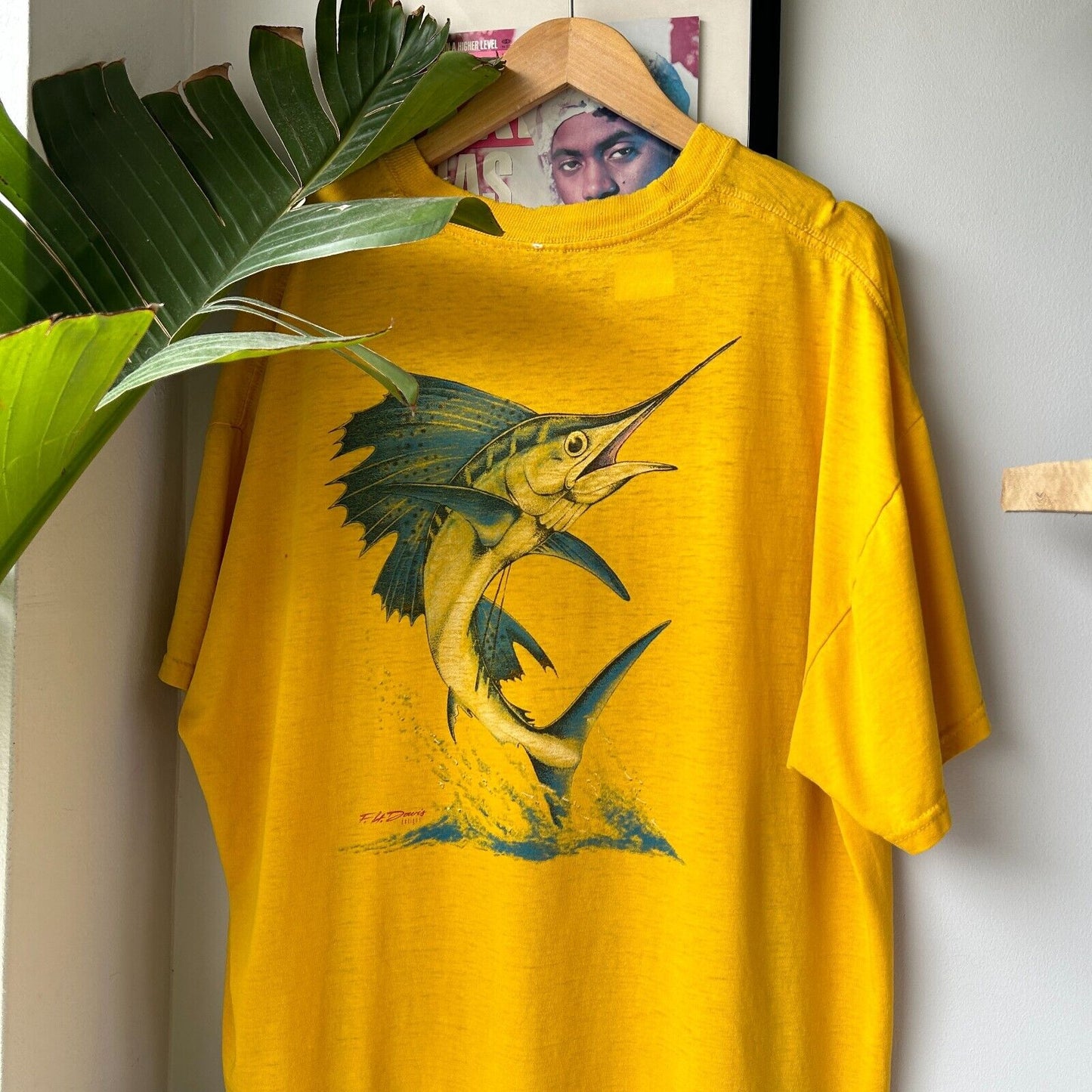 VINTAGE 80s | Swordfish Thrashed Faded T-Shirt sz XL