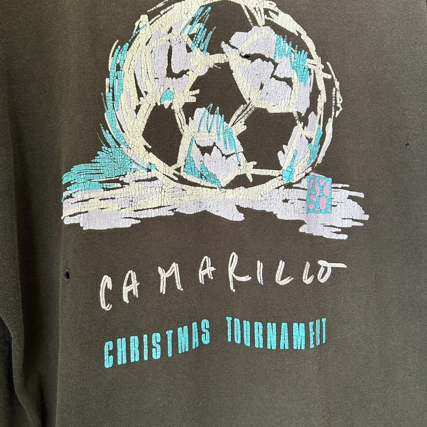 VINTAGE 90s | Camarillo Soccer Art Illustration Faded Thrashed T-Shirt sz L