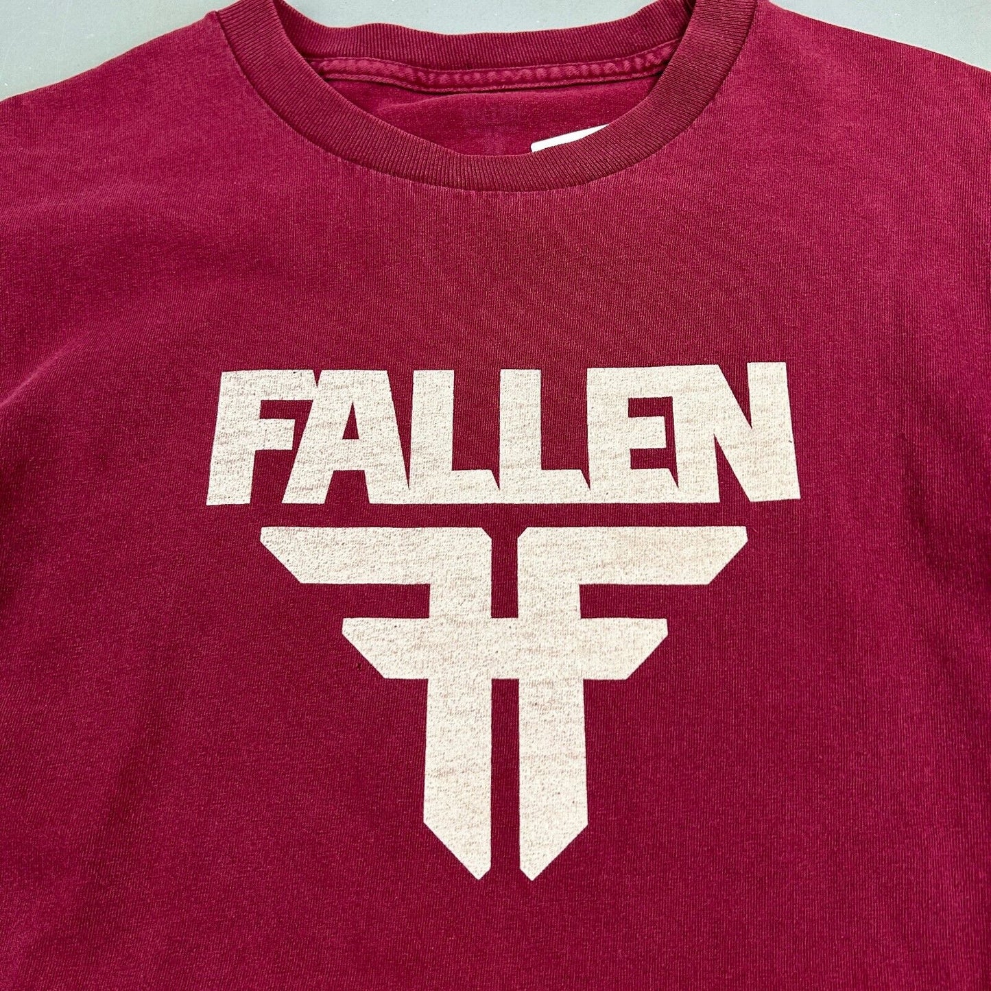 VINTAGE | Fallen Skateboard Shoes Maroon T-Shirt sz S Men Adult