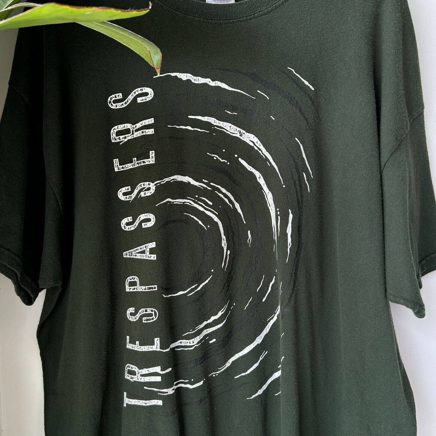 VINTAGE | Trespassers Swirl T-Shirt sz XXL