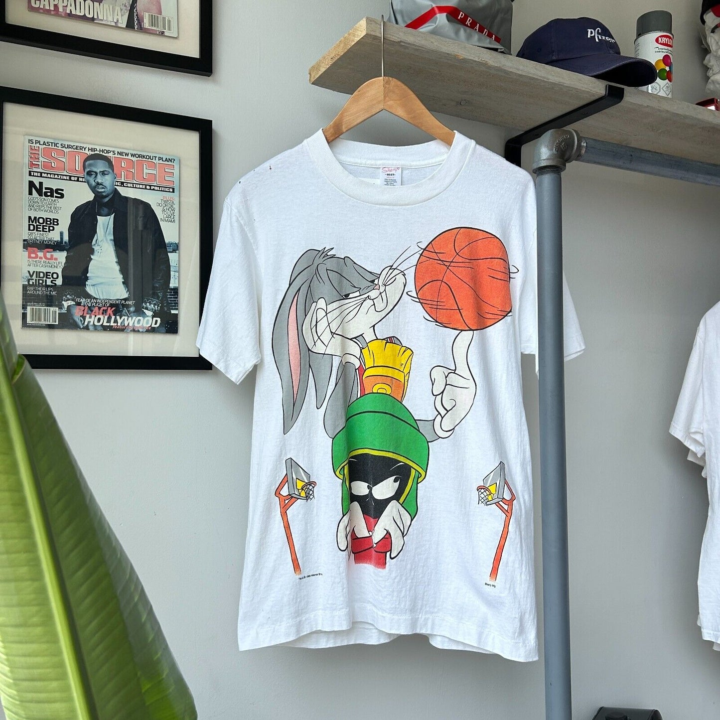 VINTAGE 90s | Bugs Bunny & Marvin Basketball Cartoon T-Shirt sz M