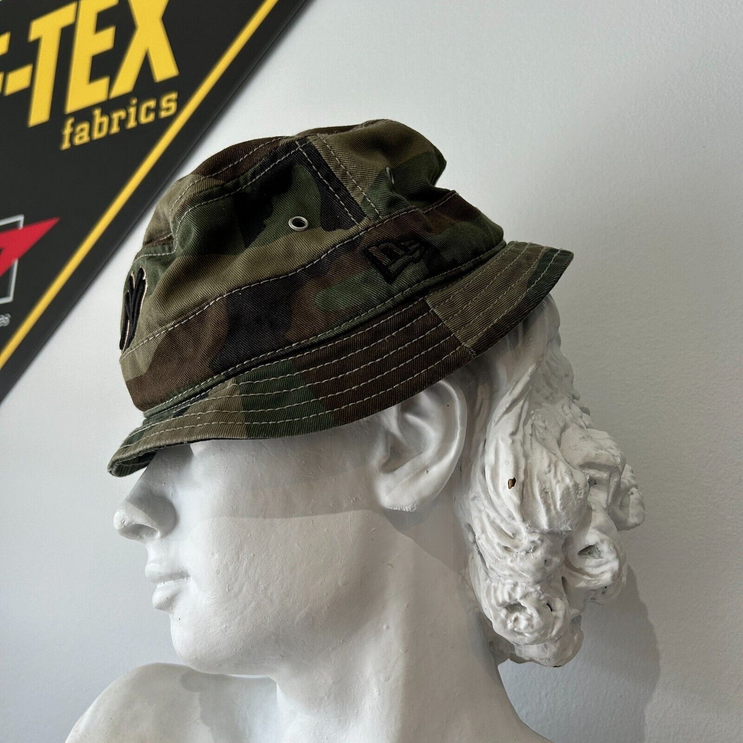 NY Yankees New Era Camo Bucket HAT Sz M