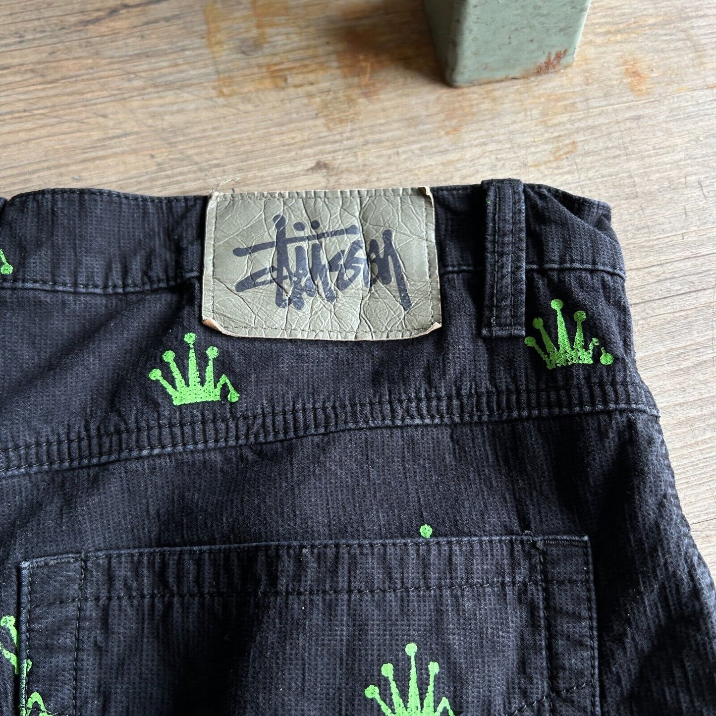 VINTAGE | STUSSY Crown Pattern Shorts sz W32