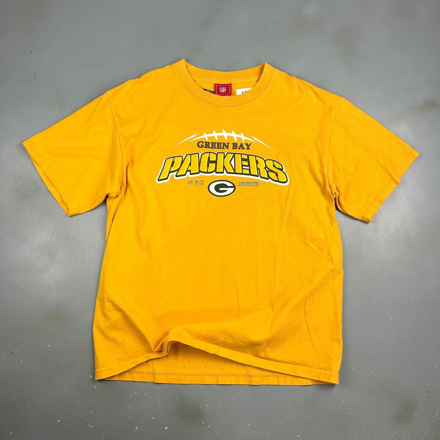 VINTAGE | NFL Green Bay Packers Yellow Football T-Shirt sz L Men Adult